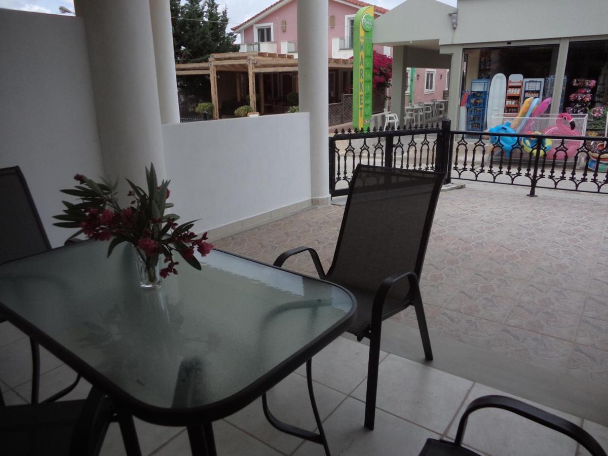 לגאנאס Katerina Apartments Near The Sea מראה חיצוני תמונה